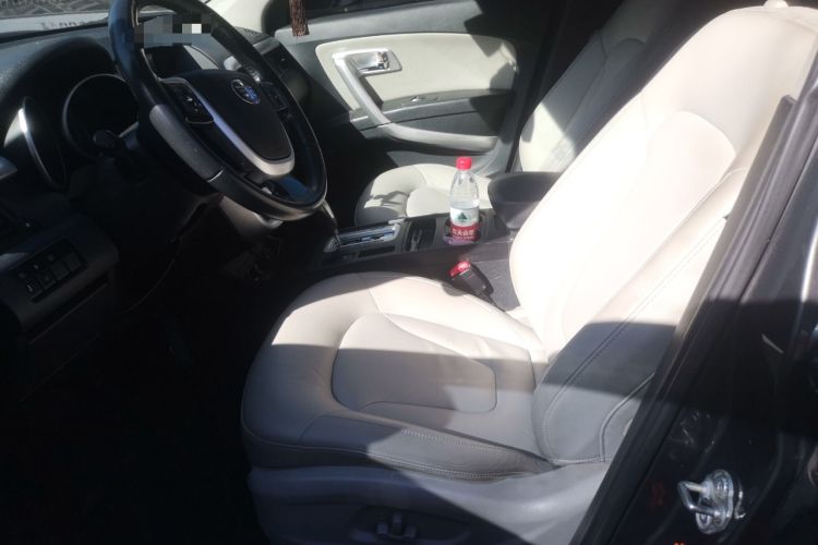 Used Bestune X80 2013 2.0L automatic luxury version Left Front Seat