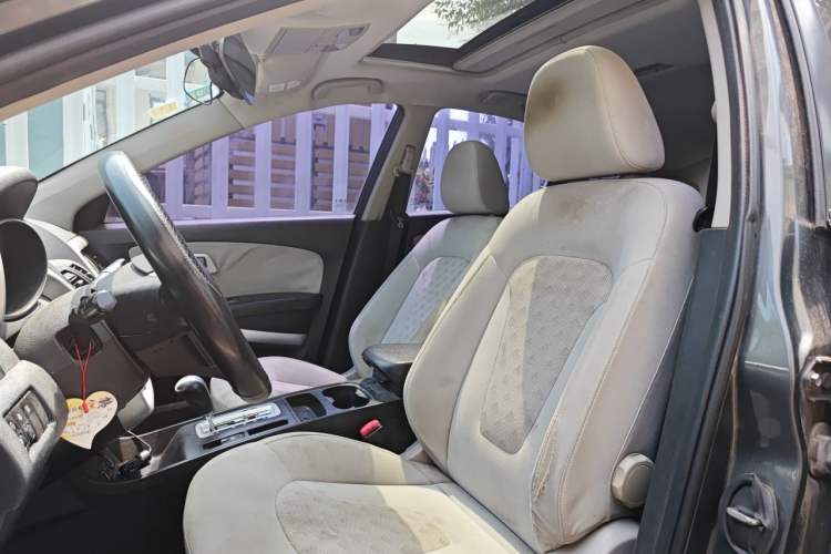 Used Bestune X80 2013 2.0L automatic comfort version Left Front Seat
