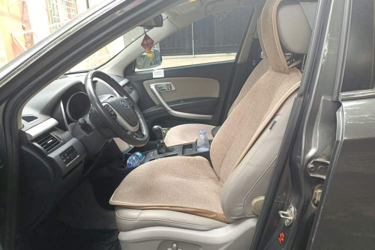 Used Bestune X80 2013 2.0L manual luxury version Left Front Seat
