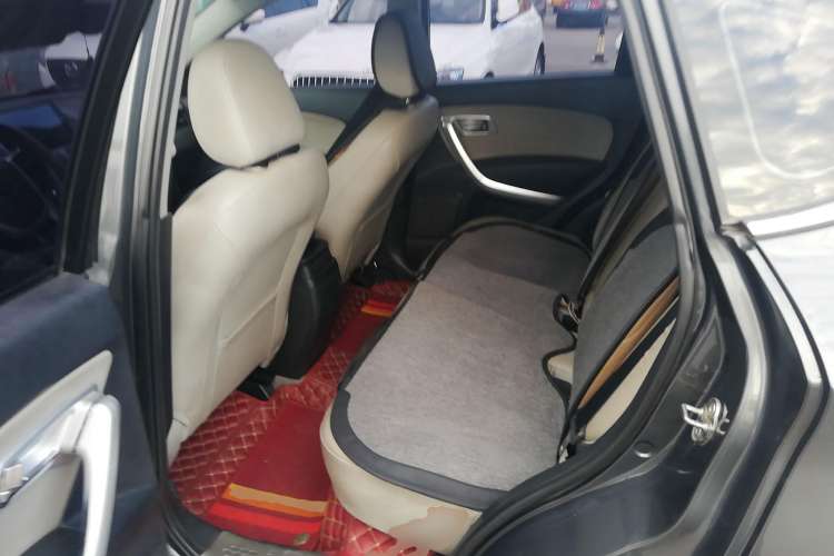 Used Bestune X80 2013 2.0L manual luxury version Left Rear Seat