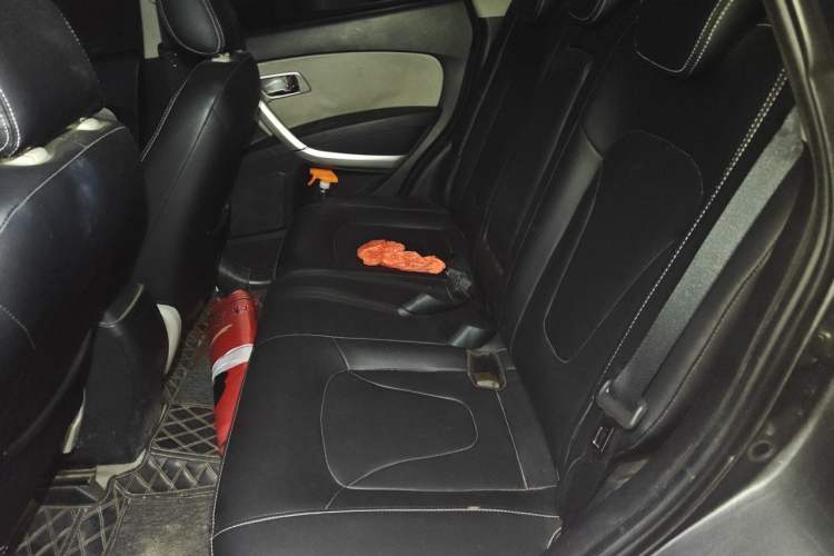 Used Bestune X80 2013 2.0L automatic comfort version Left Rear Seat