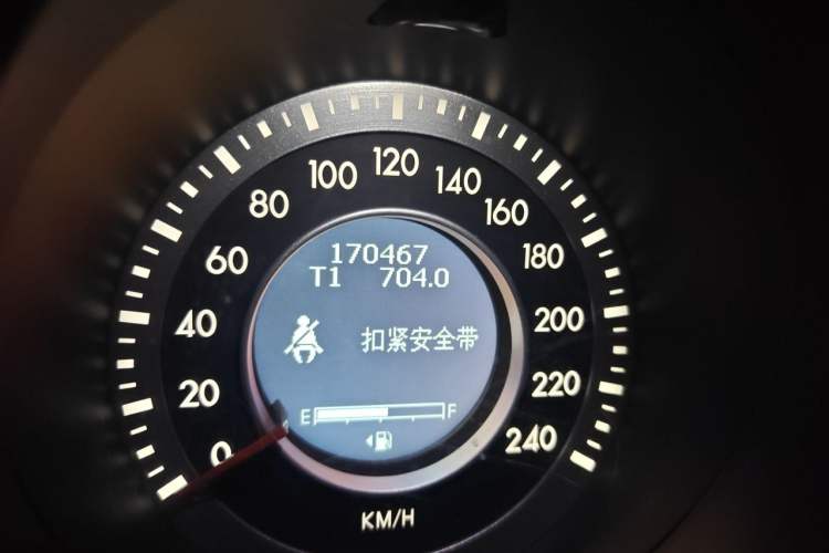 Used Bestune X80 2013 2.0L automatic comfort version Odometer Close Up