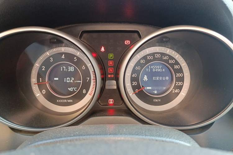 Used Bestune X80 2013 2.0L automatic comfort version Odometer Close Up