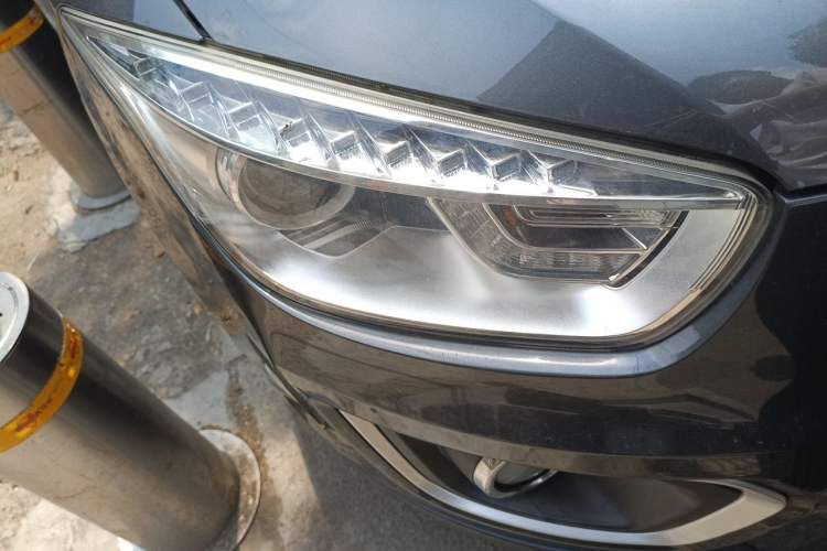 Used Bestune X80 2013 2.0L manual luxury version Right Front Headlight