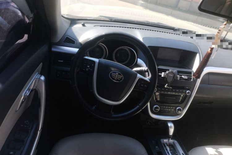 Used Bestune X80 2013 2.0L automatic luxury version Steering Wheel