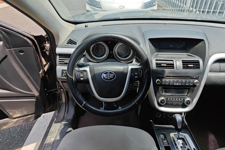 Used Bestune X80 2013 2.0L automatic comfort version Steering Wheel