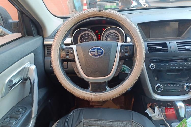 Used Bestune X80 2013 2.0L automatic comfort version Steering Wheel