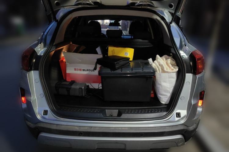 Used Bestune X80 2013 2.0L automatic comfort version Trunk