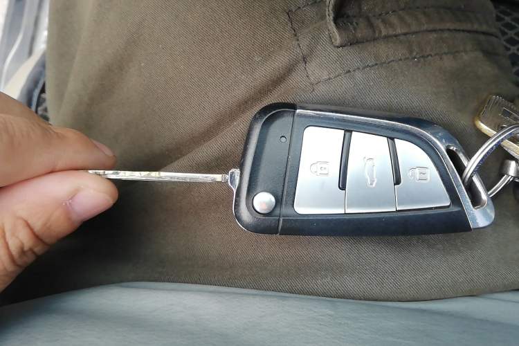 Used Bestune X80 2013 2.0L manual luxury version Vehicle Key