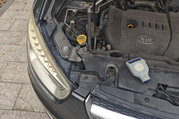 Used Bestune X80 2013 2.0L automatic comfort version Engine Bay Right