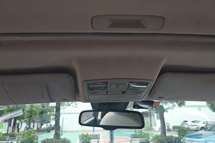 Used Bestune X80 2013 2.0L automatic comfort version Headliner