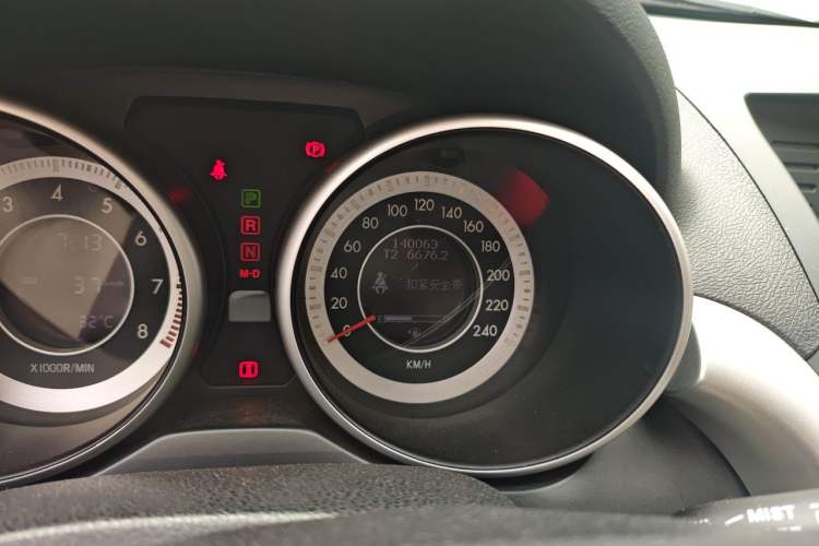 Used Bestune X80 2013 2.0L automatic comfort version Odometer Close Up