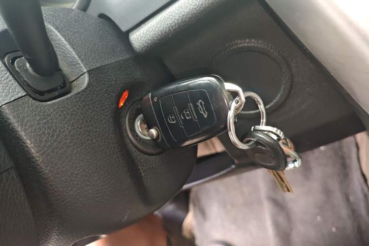 Used Bestune X80 2013 2.0L automatic comfort version Vehicle Key