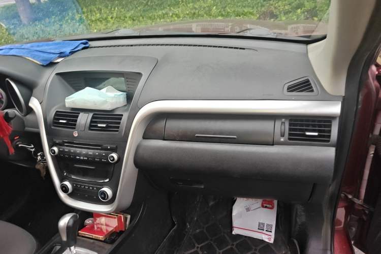 Used Bestune X80 2013 2.0L automatic comfort version Audio And AC Panel