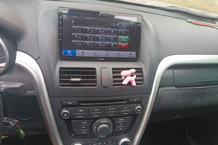 Used Bestune X80 2013 2.0L automatic luxury version Audio And AC Panel