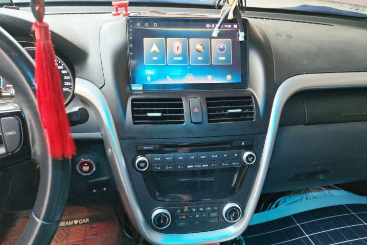 Used Bestune X80 2013 2.0L automatic luxury version Audio And AC Panel