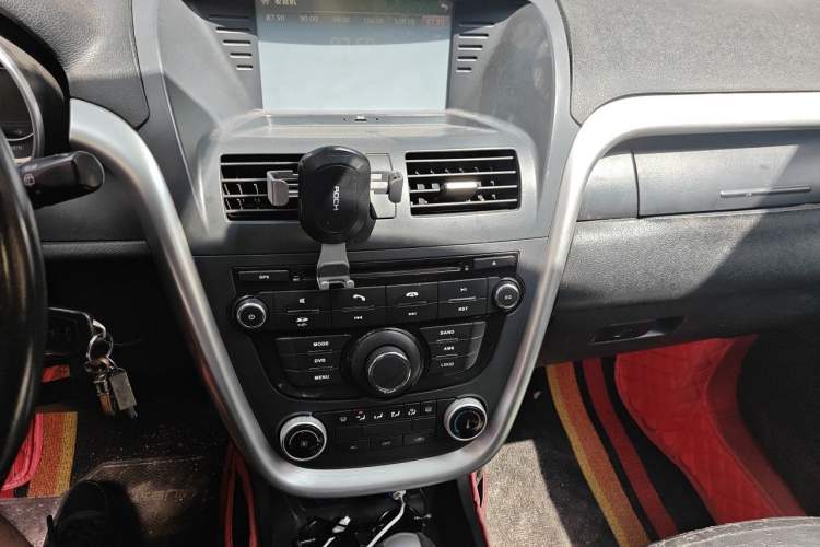 Used Bestune X80 2013 2.0L automatic comfort version Audio And AC Panel