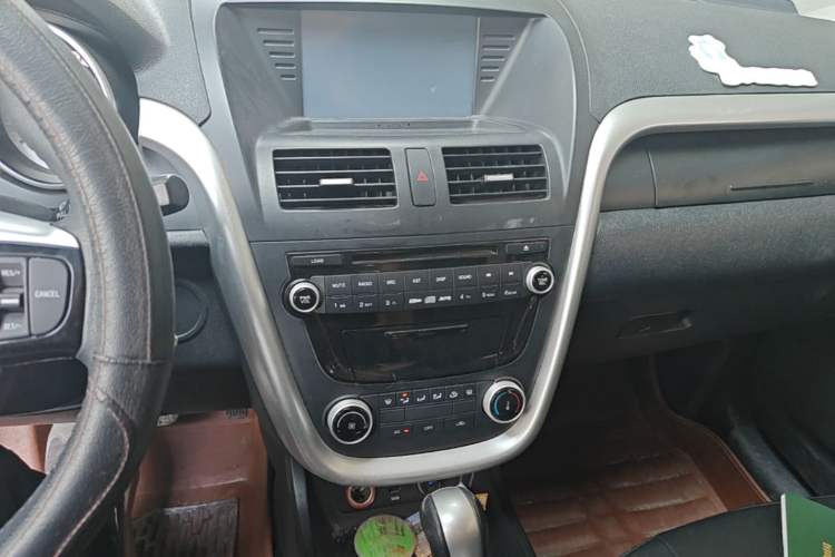 Used Bestune X80 2013 2.0L automatic comfort version Audio And AC Panel