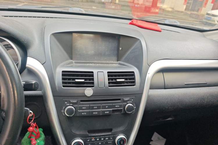 Used Bestune X80 2013 2.0L manual luxury version Audio And AC Panel