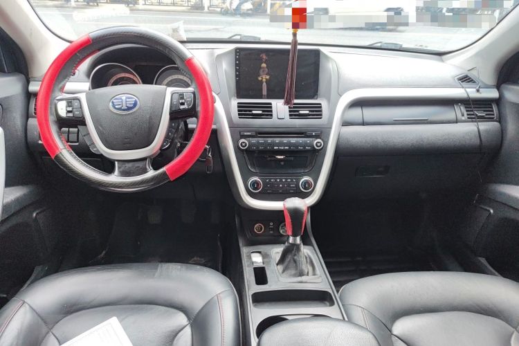 Used Bestune X80 2013 2.0L manual luxury version Center Console
