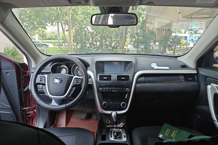 Used Bestune X80 2013 2.0L automatic comfort version Center Console