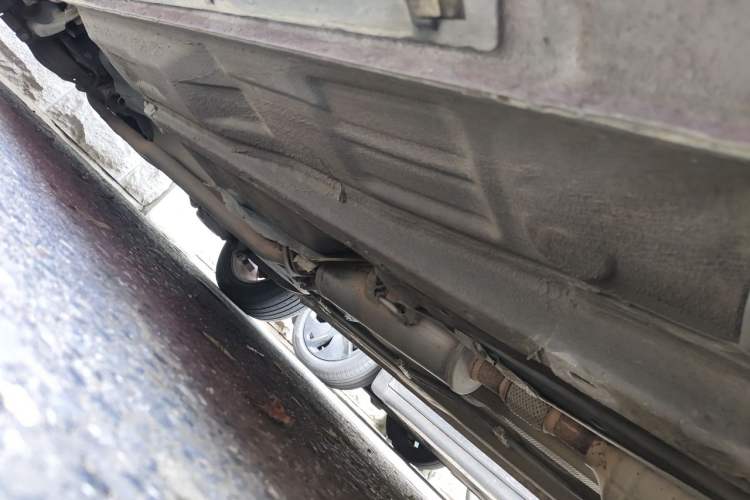 Used Bestune X80 2013 2.0L manual luxury version Chassis Front Right