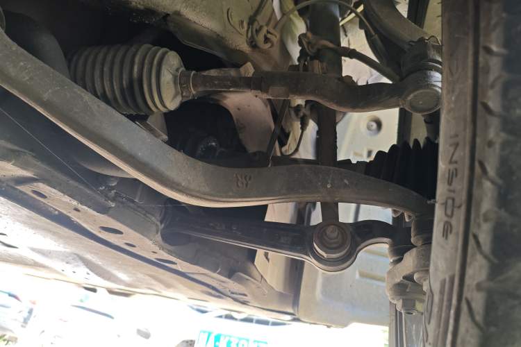 Used Bestune X80 2013 2.0L manual luxury version Chassis Front Right