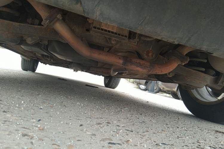 Used Bestune X80 2013 2.0L automatic luxury version Chassis Rear