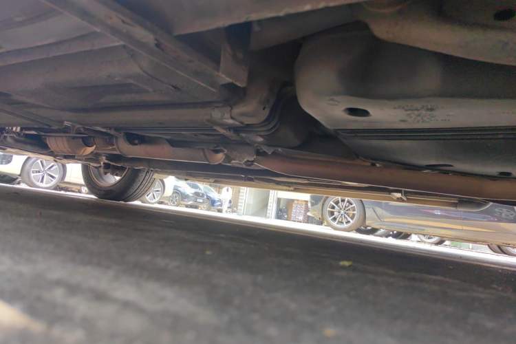 Used Bestune X80 2013 2.0L automatic luxury version Chassis Rear Left