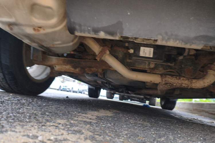 Used Bestune X80 2013 2.0L automatic luxury version Chassis Rear