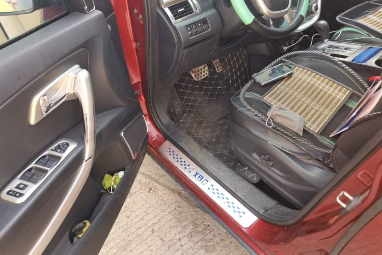 Used Bestune X80 2013 2.3L automatic luxury version Driver Seat