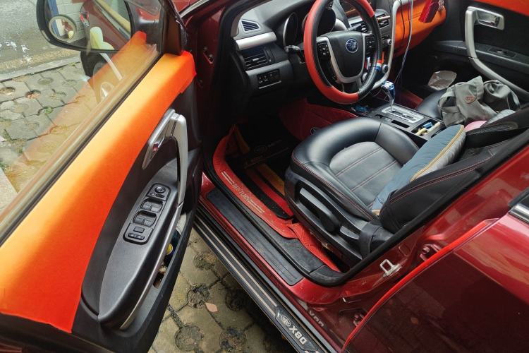 Used Bestune X80 2013 2.0L automatic comfort version Driver Seat
