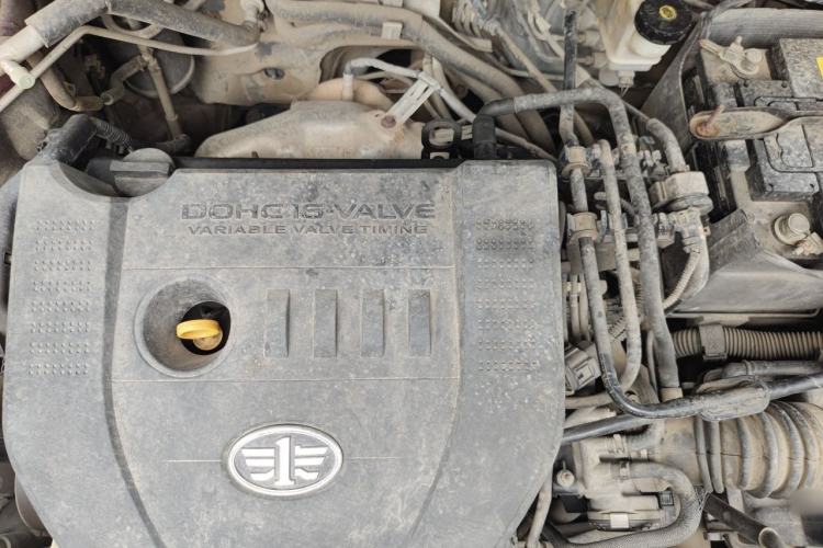 Used Bestune X80 2013 2.0L manual luxury version Engine Bay