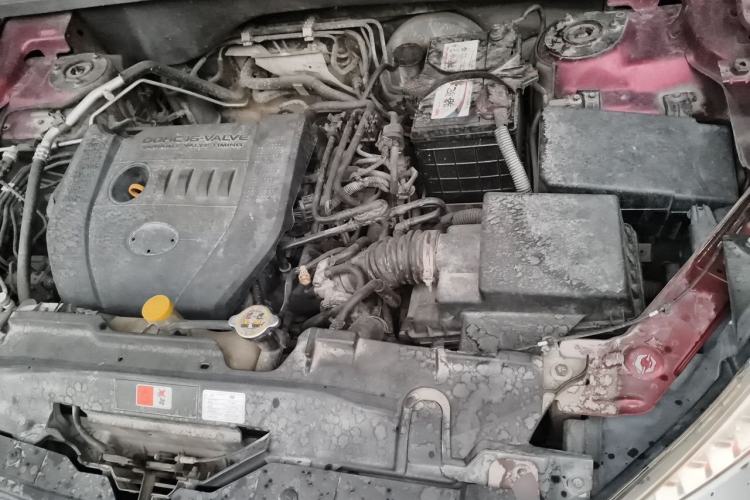 Used Bestune X80 2013 2.0L automatic comfort version Engine Bay