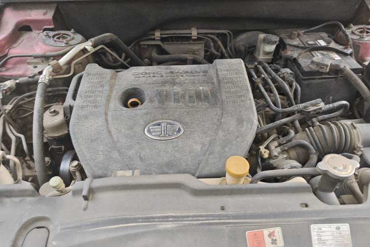 Used Bestune X80 2013 2.0L automatic comfort version Engine Bay