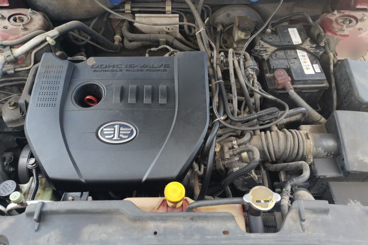 Used Bestune X80 2013 2.3L automatic luxury version Engine Bay