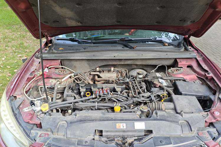 Used Bestune X80 2013 2.0L manual luxury version Engine Bay