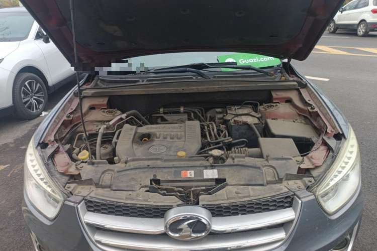 Used Bestune X80 2013 2.0L automatic luxury version Engine Bay