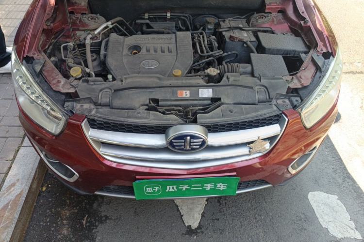 Used Bestune X80 2013 2.0L manual luxury version Engine Bay