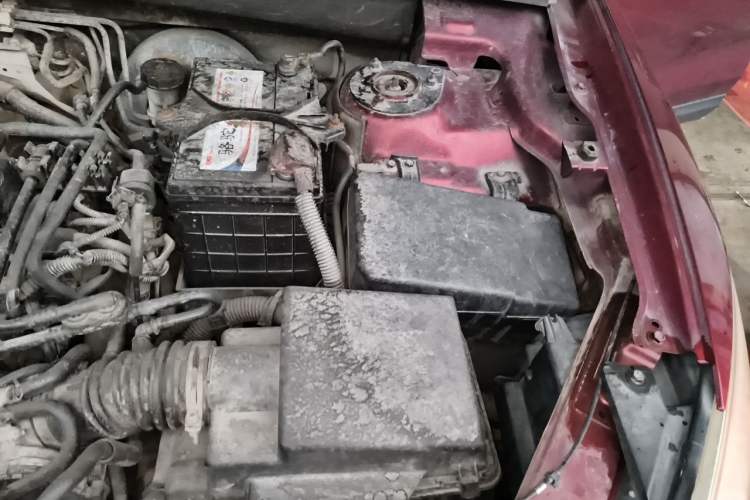 Used Bestune X80 2013 2.0L automatic comfort version Engine Bay Left