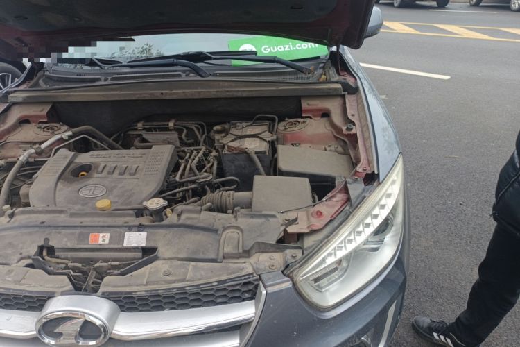 Used Bestune X80 2013 2.0L automatic luxury version Engine Bay Left
