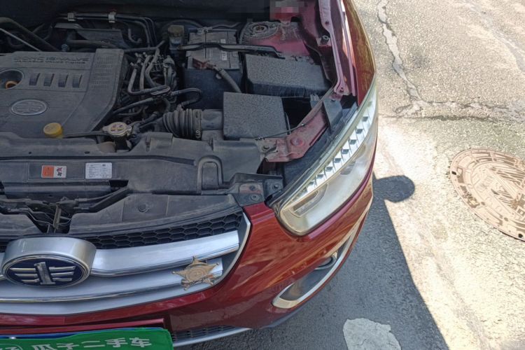 Used Bestune X80 2013 2.0L manual luxury version Engine Bay Left