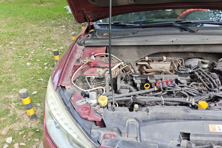 Used Bestune X80 2013 2.0L manual luxury version Engine Bay Right