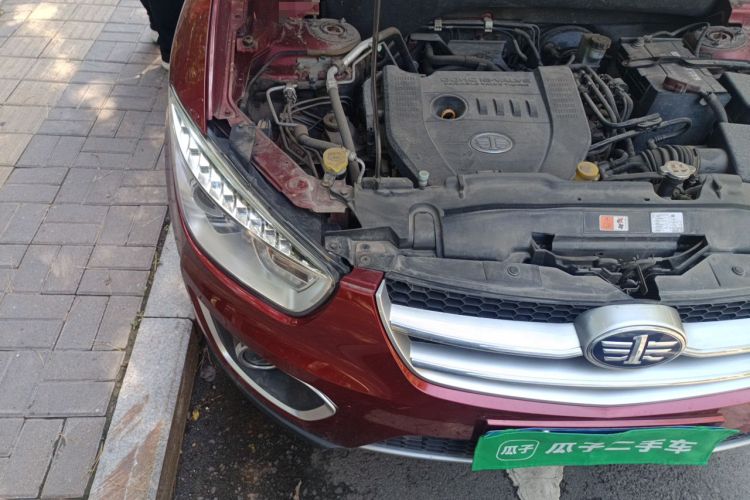 Used Bestune X80 2013 2.0L manual luxury version Engine Bay Right