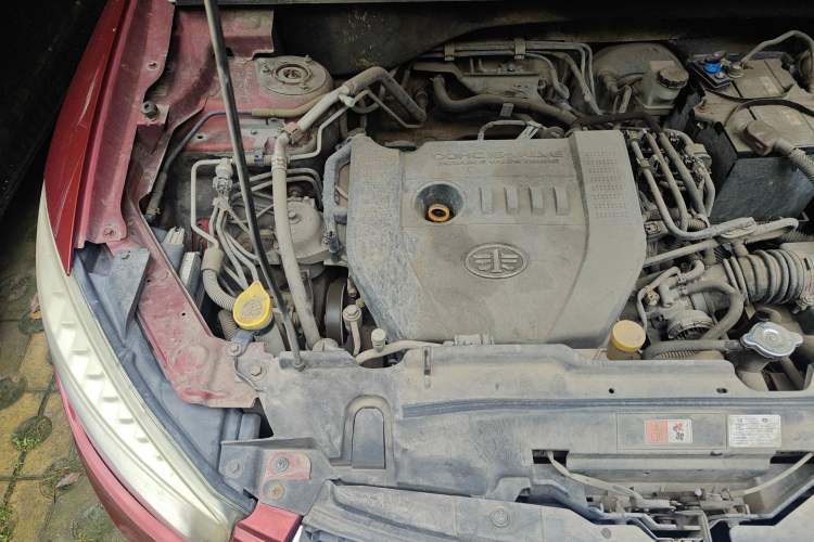 Used Bestune X80 2013 2.0L automatic comfort version Engine Bay Right