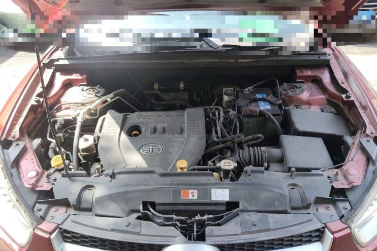 Used Bestune X80 2013 2.0L automatic comfort version Engine Bay