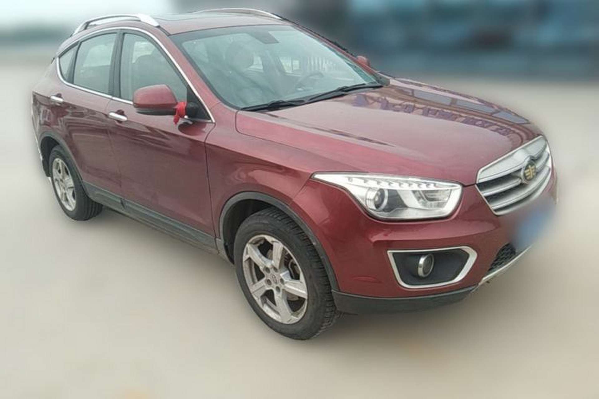 Used Bestune X80 2013 2.0L automatic luxury version Front Right 45 Deg