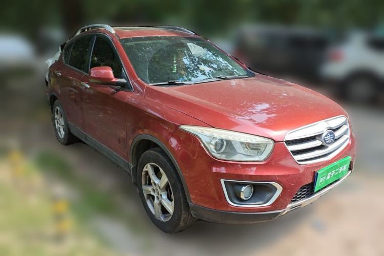 Used Bestune X80 2013 2.0L manual luxury version Front Right 45 Deg