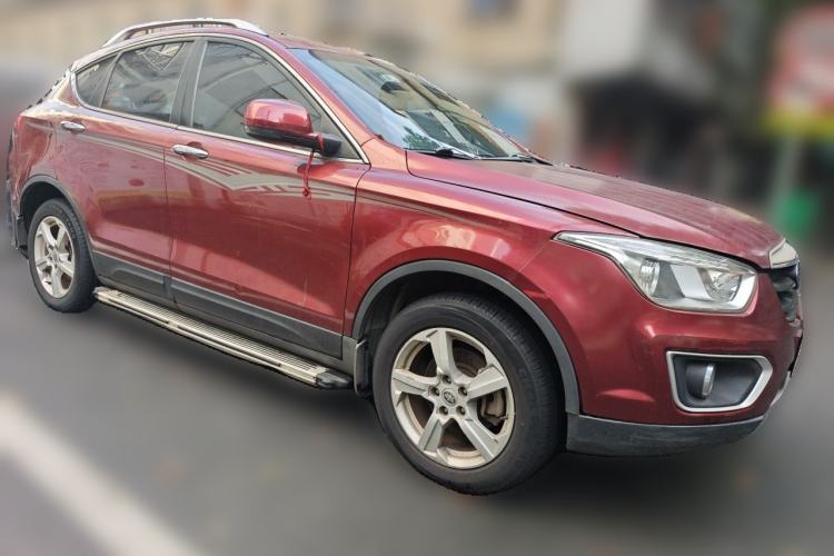 Used Bestune X80 2013 2.0L manual luxury version Front Right 45 Deg