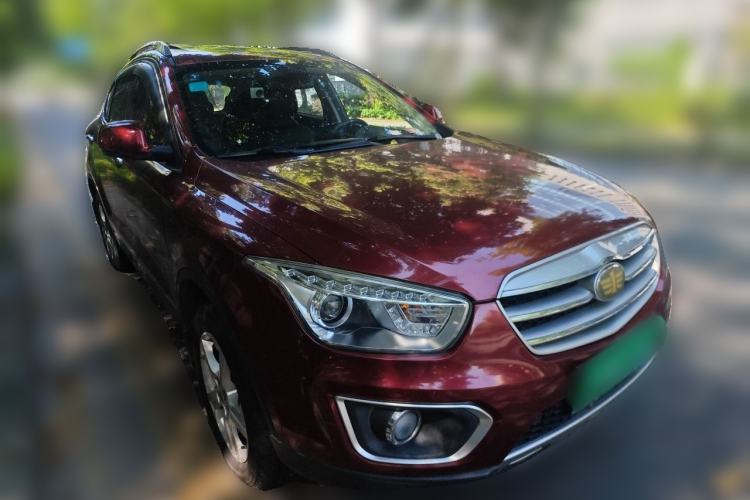 Used Bestune X80 2013 2.0L automatic luxury version Front Right 45 Deg